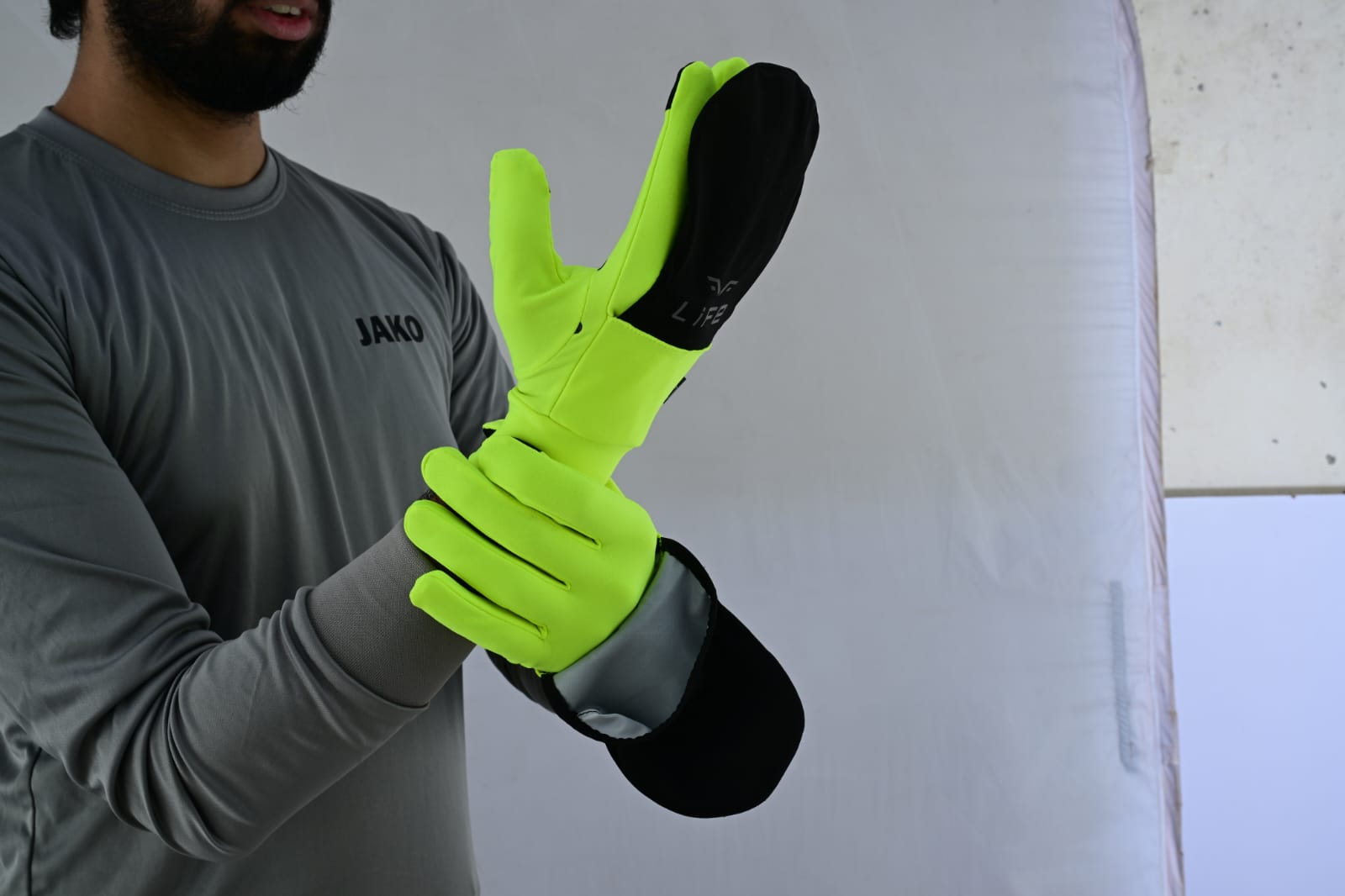 Men Winter Gloves Touchscreen Thermal Winter Warm Cycling Running Gloves Mittens