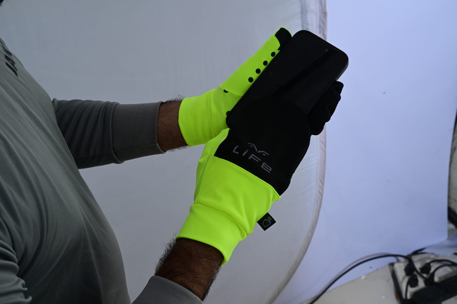 Men Winter Gloves Touchscreen Thermal Winter Warm Cycling Running Gloves Mittens